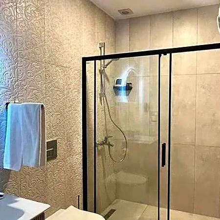 Hotel Masklavi 4*