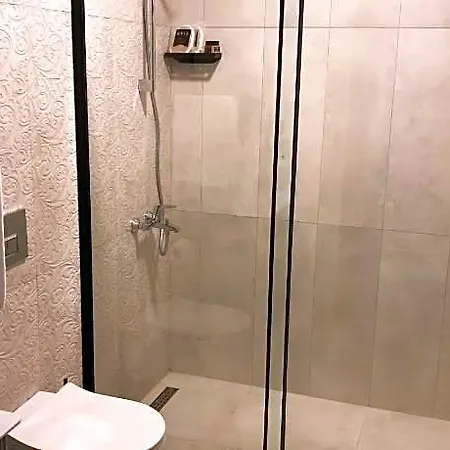 Hotel Masklavi